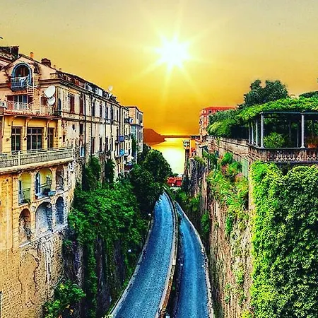 בית נופש Estate4home - Henry House