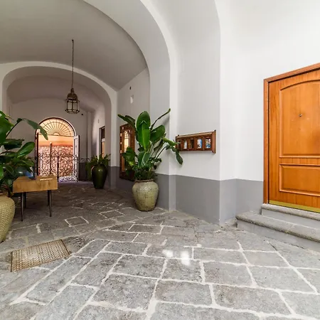 Estate4home - Henry House