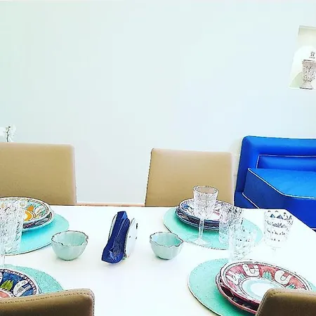 Estate4home - Henry House *